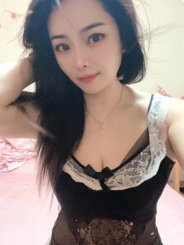 白虎粉嫩会夹的美女