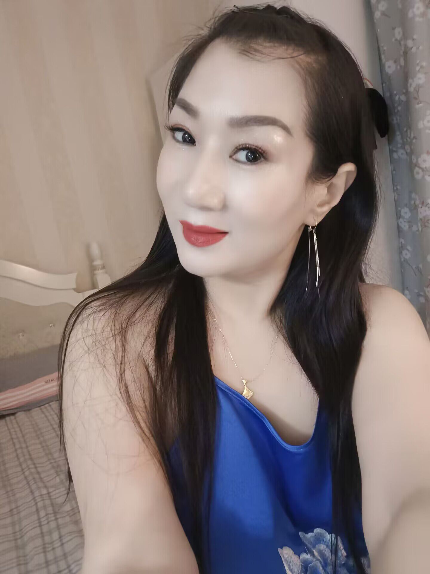 北大桥地铁口大胸熟女