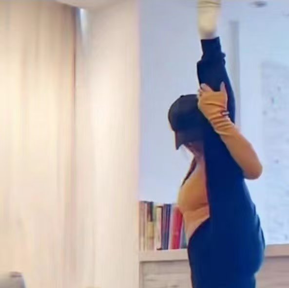 东莞大朗巨乳肥臀瑜伽姐